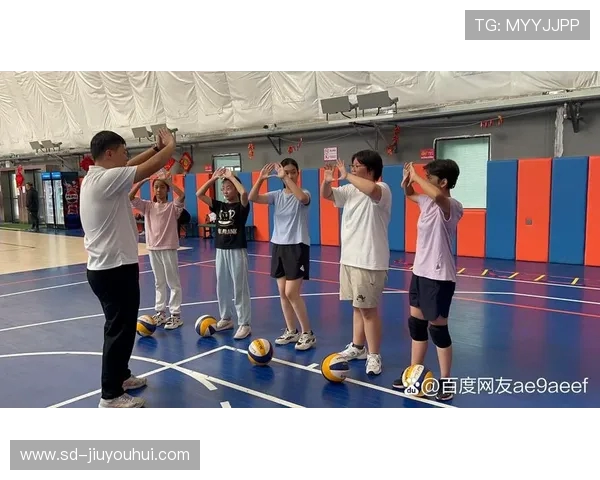 《热血球场:少年们的梦想与挑战》 《热血球场:少年们的梦想与挑战》